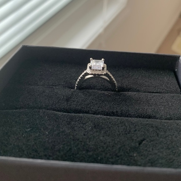 Toni Sevdalis brand ring - Picture 8 of 10